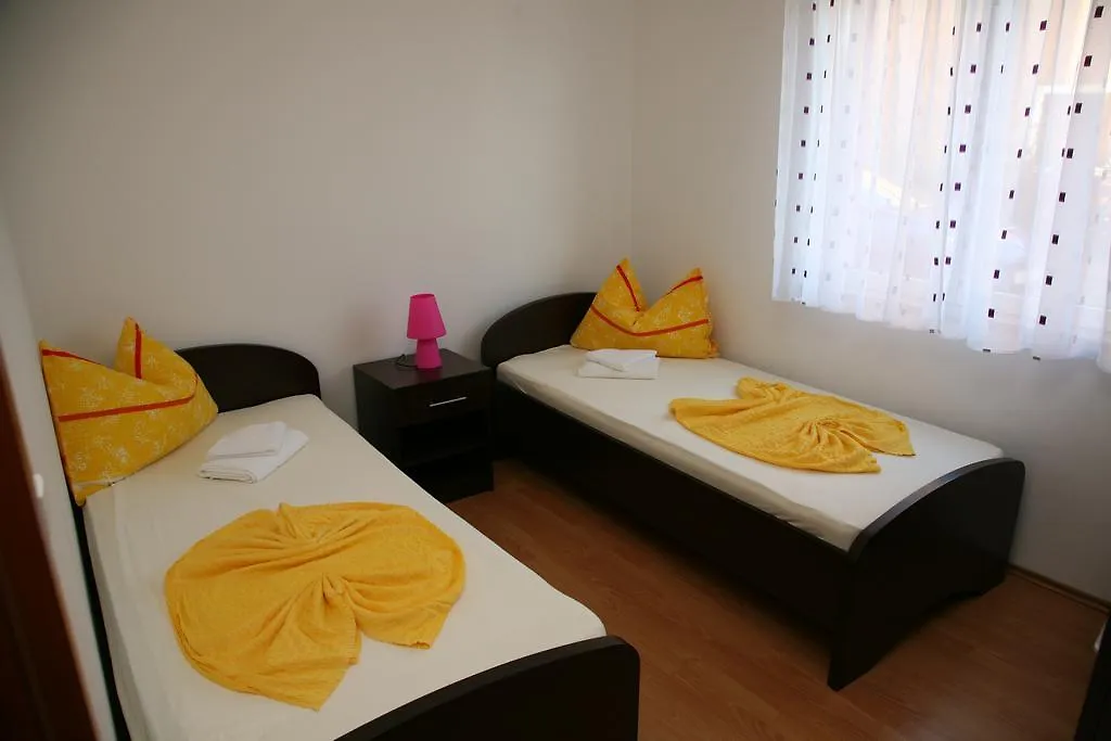 Apartament Vila In Lavanda Fažana