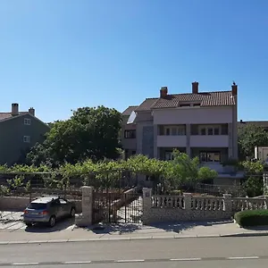 Izabela Muzic-fornaric , Cres Croazia