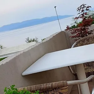 https://studio-apartman-lucky-star-private-parking.primorje-gorskikotar.com