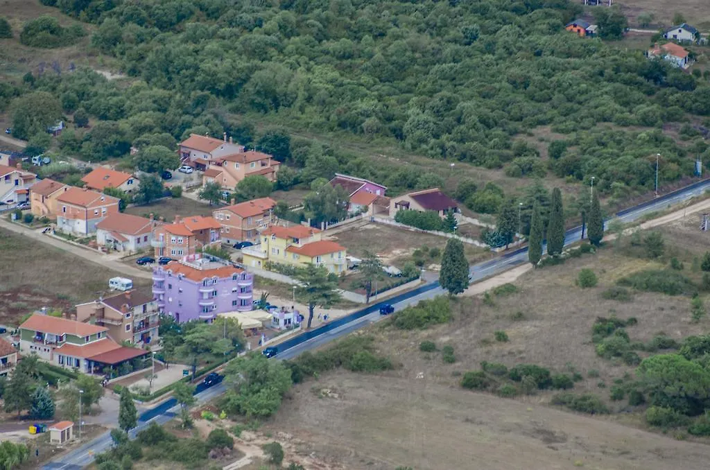 Vila In Lavanda Fazana 0*,
